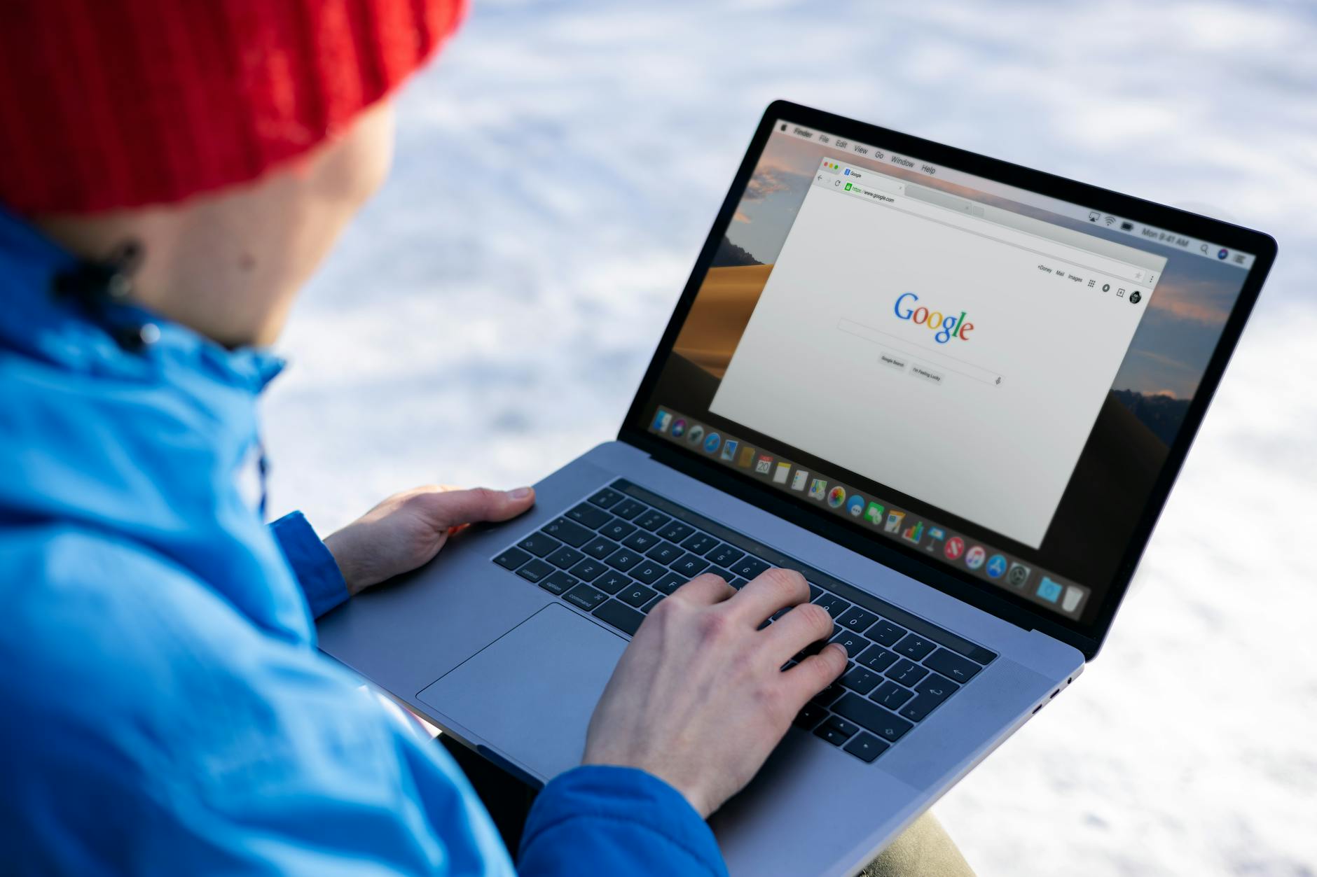 AWS vs Azure vs Google Cloud em 2026 — Foto por Firmbee.com via Pexels