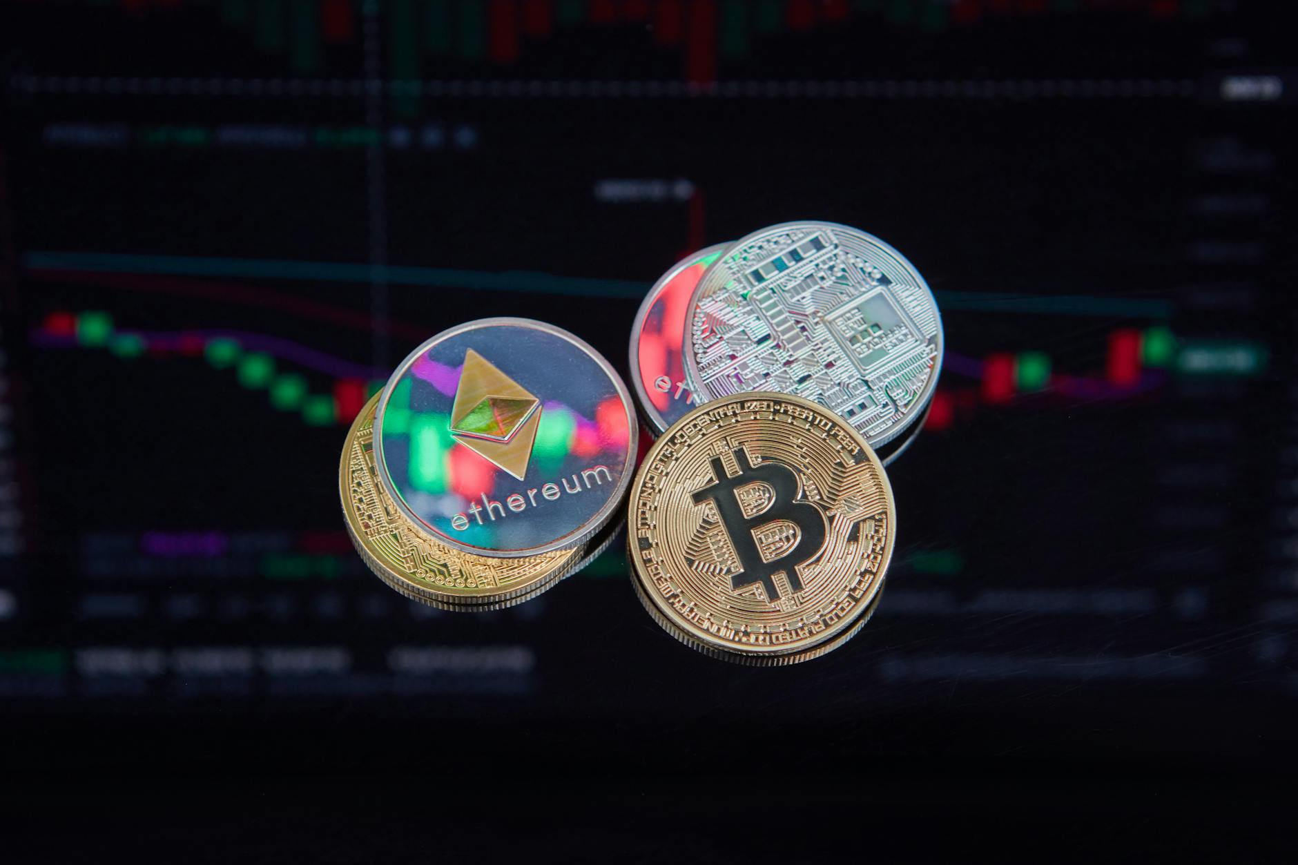Bitcoin vs Ethereum em 2026: qual stack dominar — Foto por DS stories via Pexels