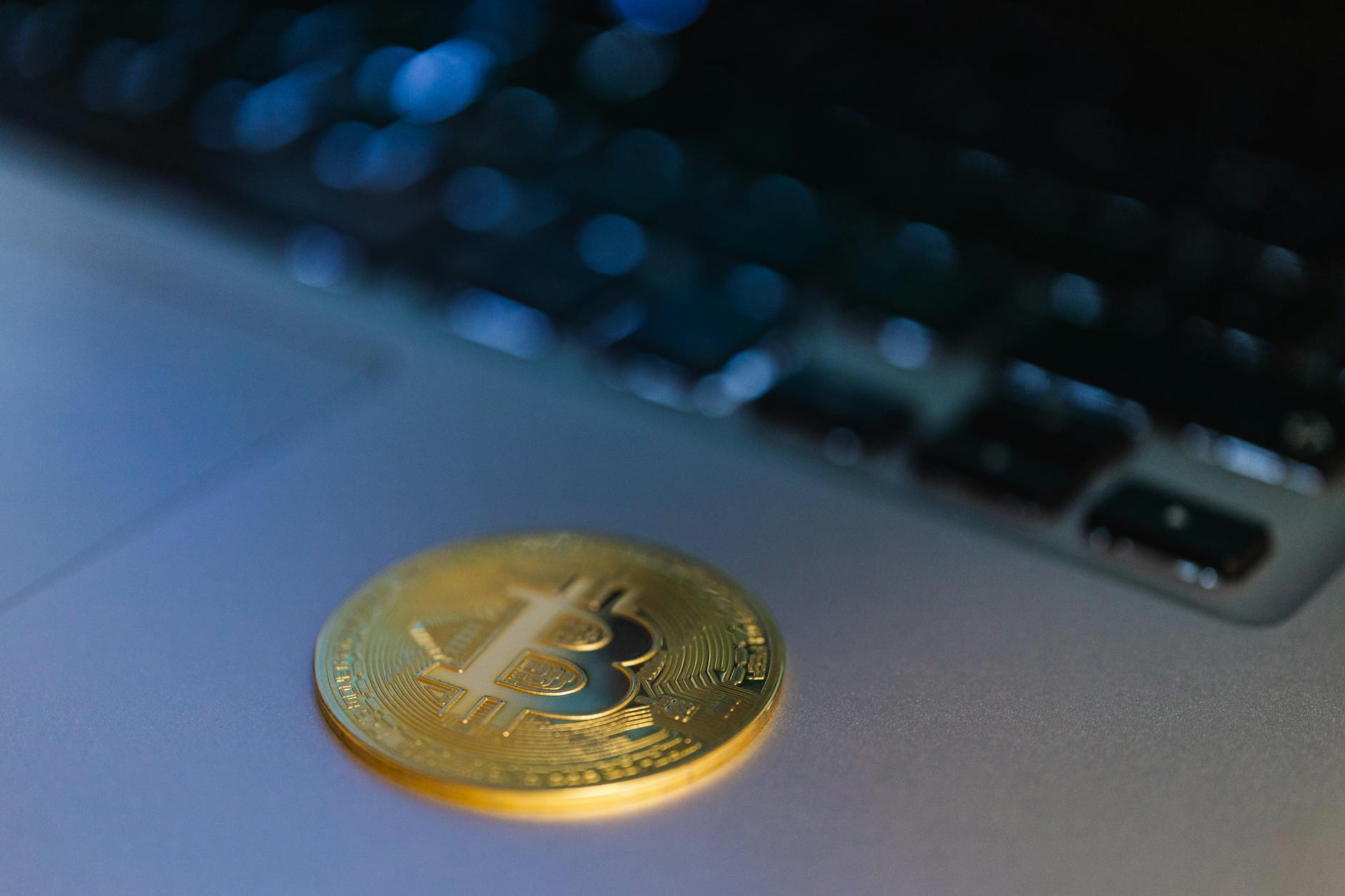 Blockchain em 2026: Guia Técnico para TI — Foto por www.kaboompics.com via Pexels