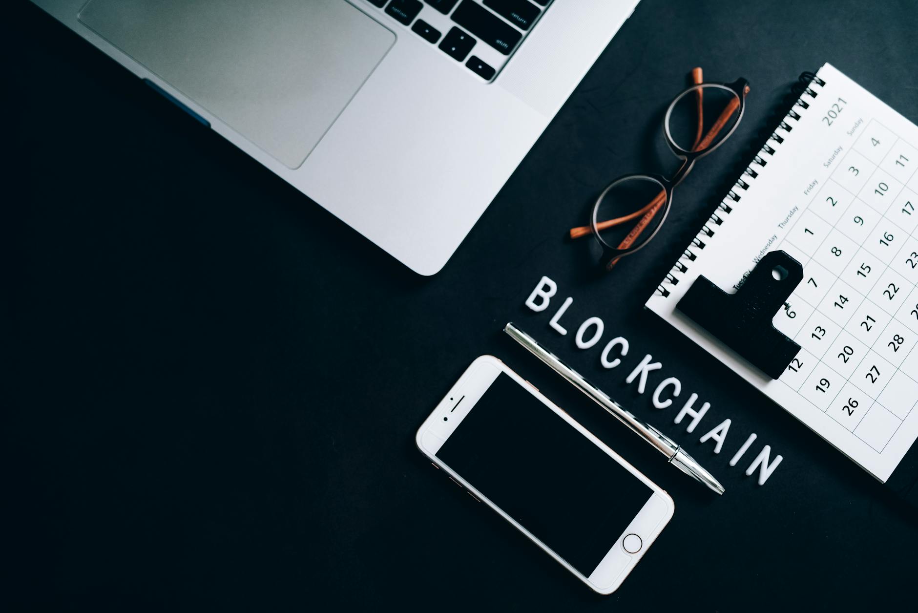Blockchain e Web3 em 2026: Guia Essencial para TI — Foto por Leeloo The First via Pexels