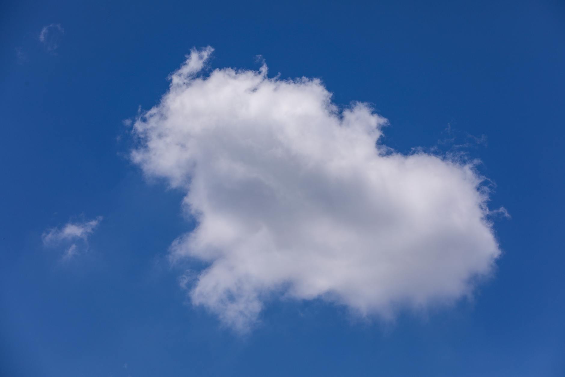 Cloud 2026: Arquiteturas Híbridas com IA no Brasil — Foto por Mick Haupt via Pexels