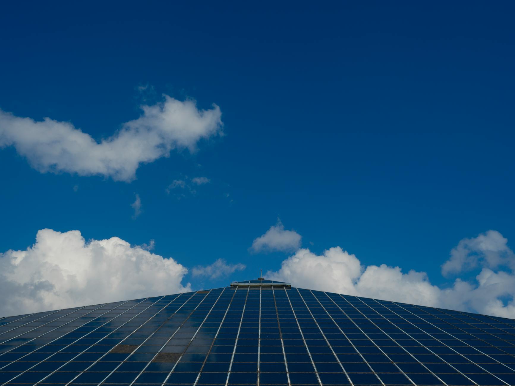 Cloud 2026: Kubernetes Seguro e FinOps — Foto por Engin Akyurt via Pexels