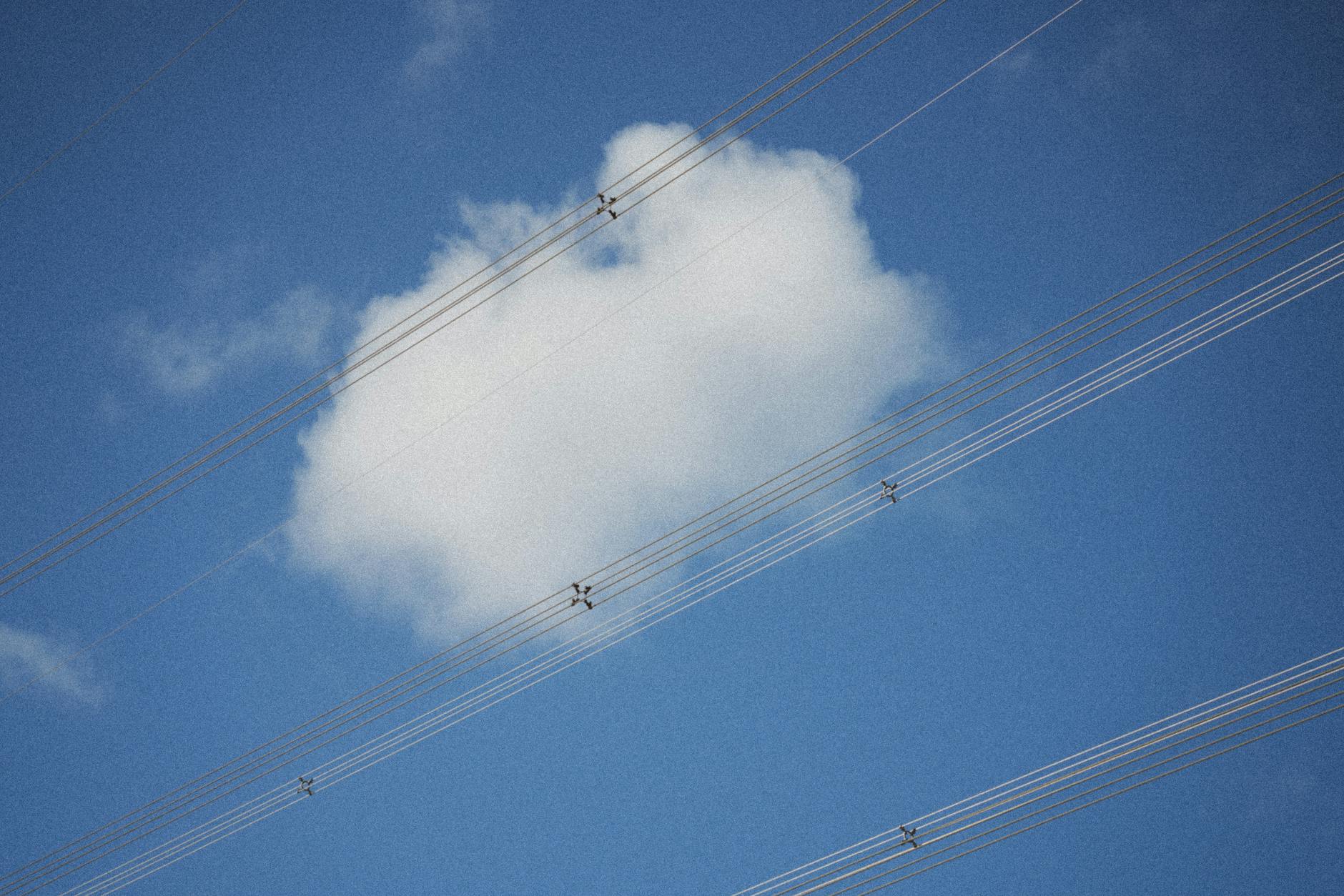 Cloud Soberana no Brasil 2026: Guia Técnico — Foto por Matthias Schleiden via Pexels