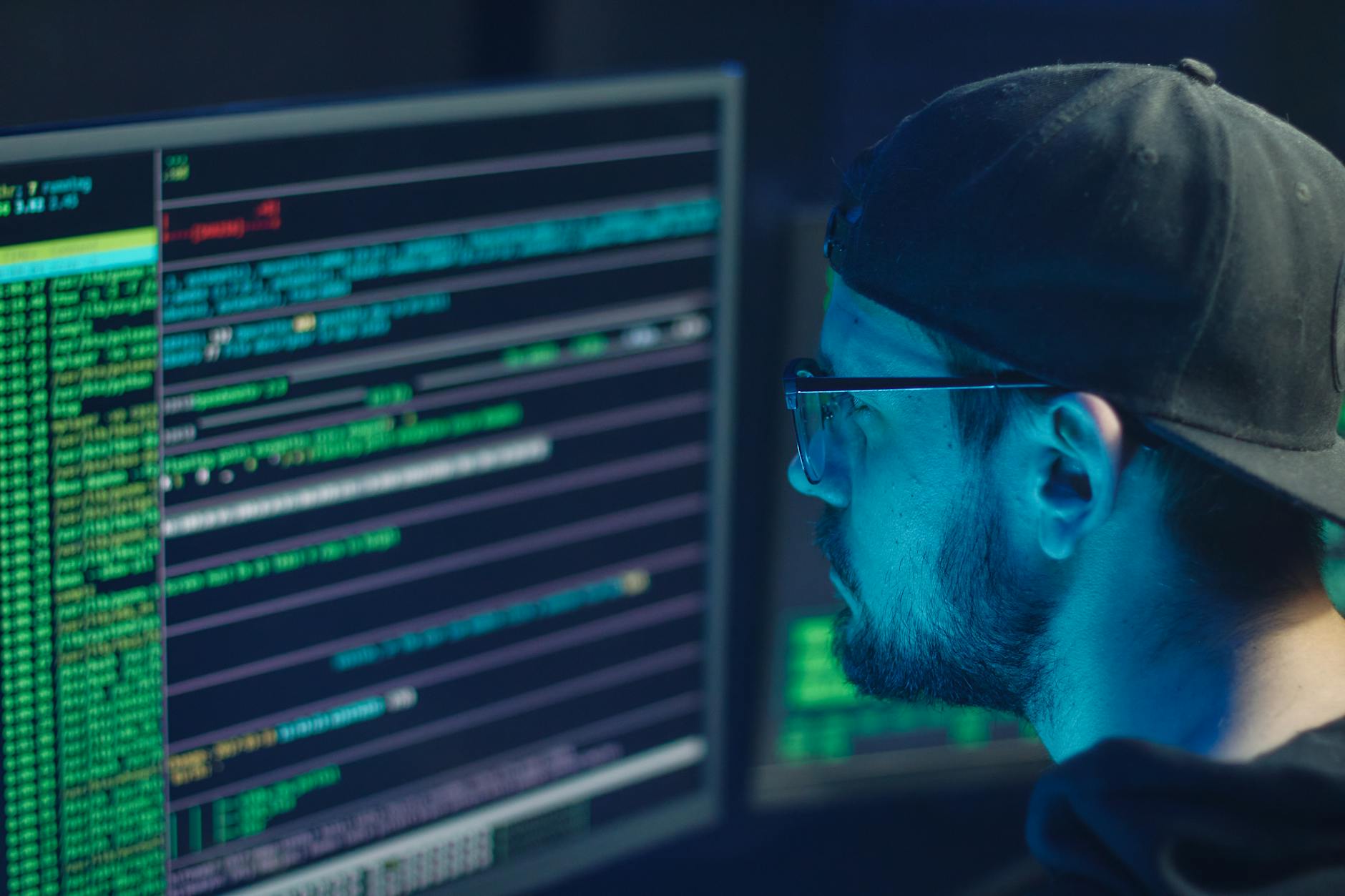 Custódia Cripto Segura com MPC e HSM — Foto por Mikhail Nilov via Pexels