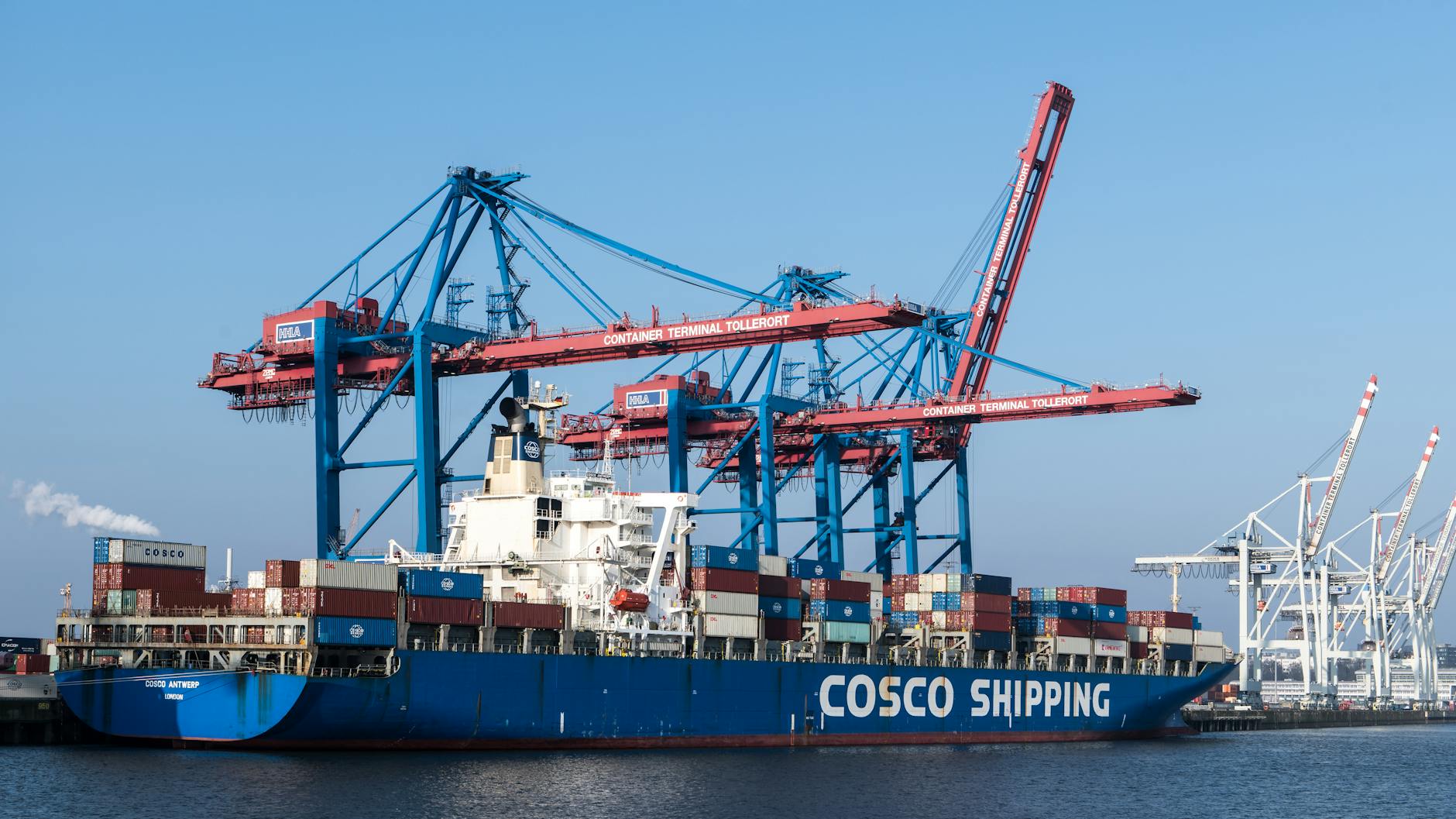 Dev Containers e Copilot Workspace 2026 — Foto por Wolfgang Weiser via Pexels
