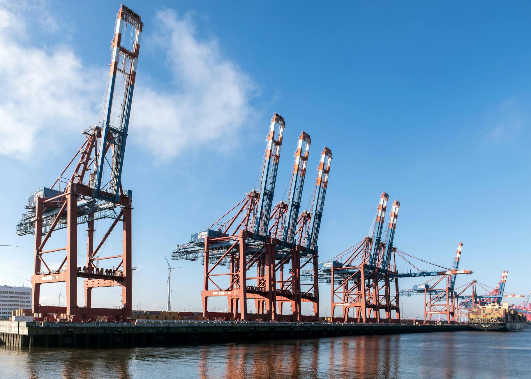 Dev Containers com Docker e VS Code 2026 — Foto por Wolfgang Weiser via Pexels