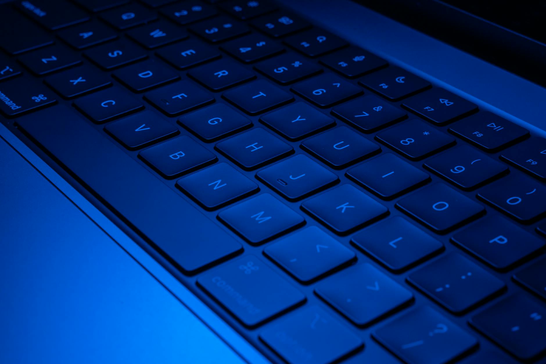 Docker 26 + Kubernetes 1.30 em 2026 — Foto por Eric Feng via Pexels