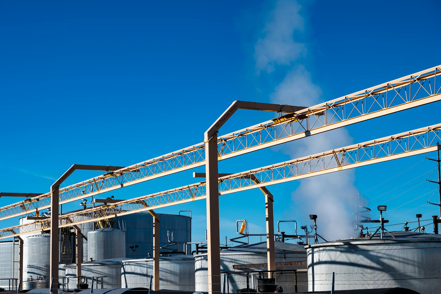 IoT Industrial com MQTT 5 e Edge 2026 — Foto por Brett Sayles via Pexels