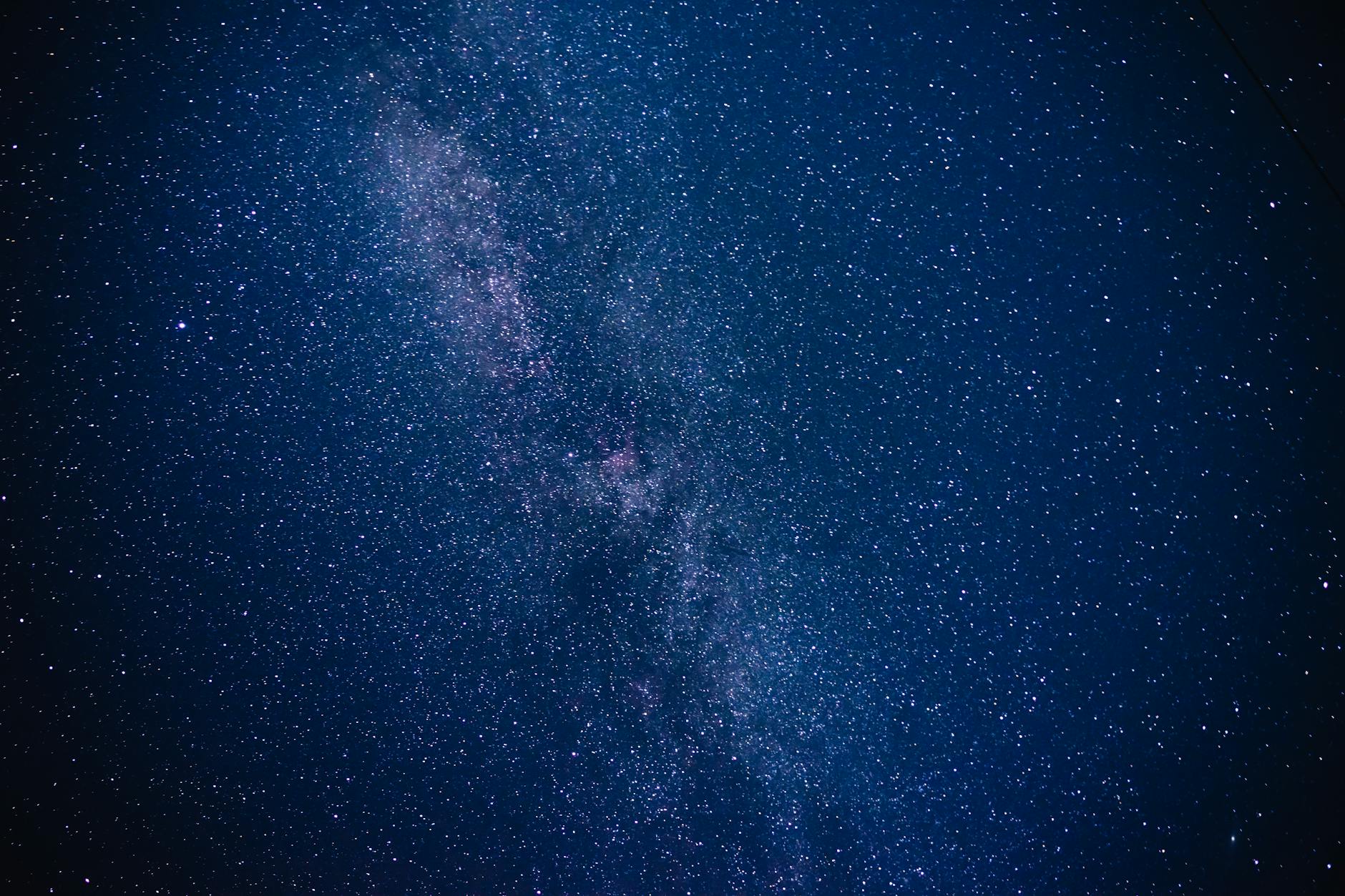 iPhone 16 Pro vs Galaxy S25 Ultra em 2026 — Foto por Daria Rohova via Pexels