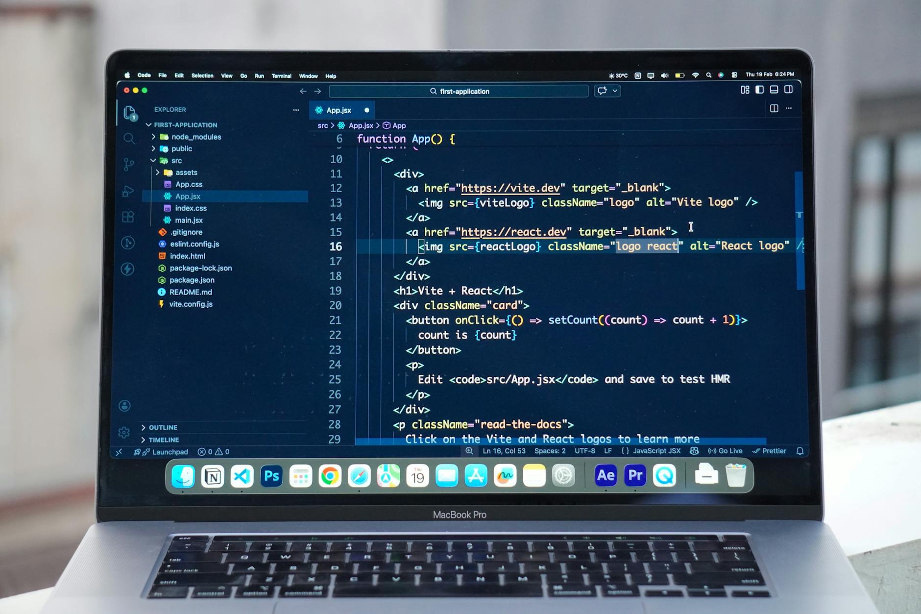 JavaScript em 2026: Node 22, Bun e Edge — Foto por Meet Patel via Pexels