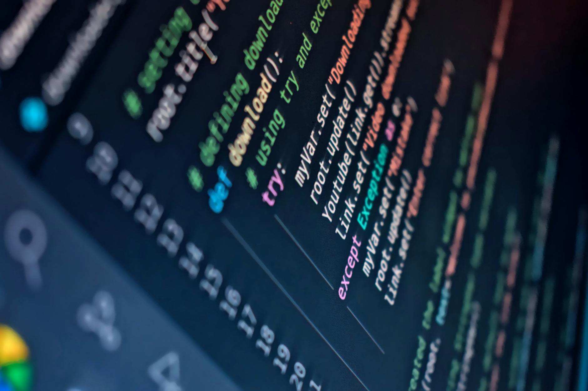 JavaScript em 2026: Node 22 e Edge — Foto por Godfrey  Atima via Pexels