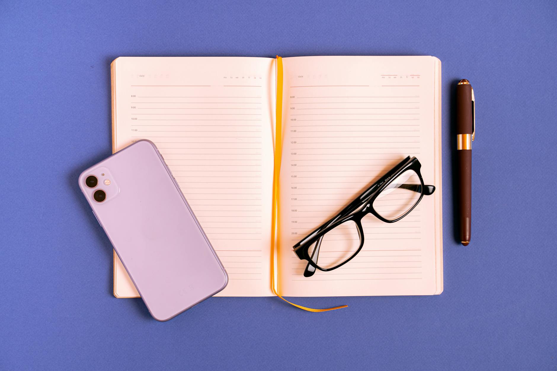 Notebook Copilot+ Windows 11 24H2 — Foto por Antoni Shkraba Studio via Pexels