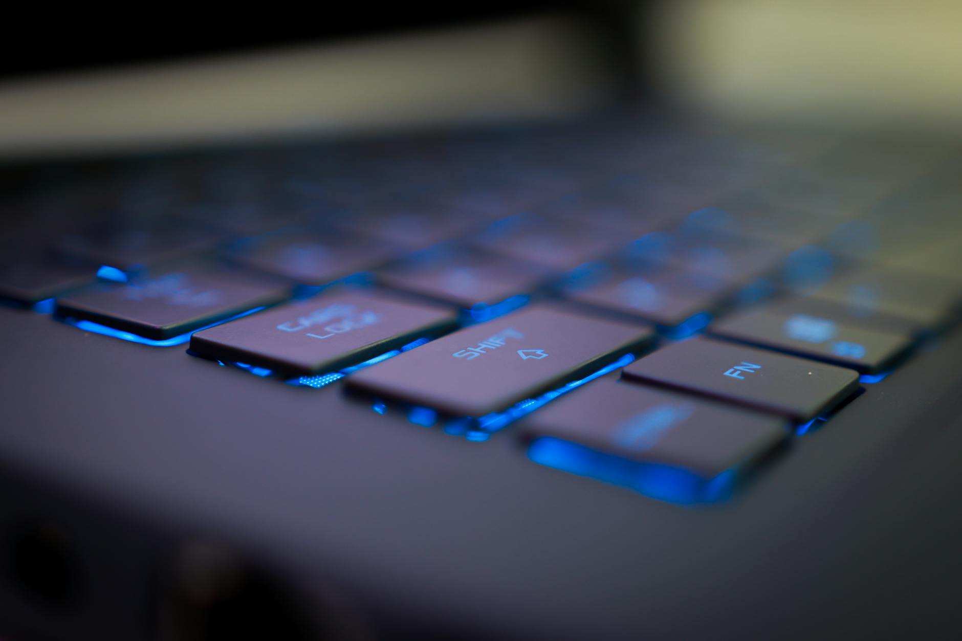 Notebooks com Intel Lunar Lake e Ryzen AI 300 — Foto por Foysal Ahmed via Pexels