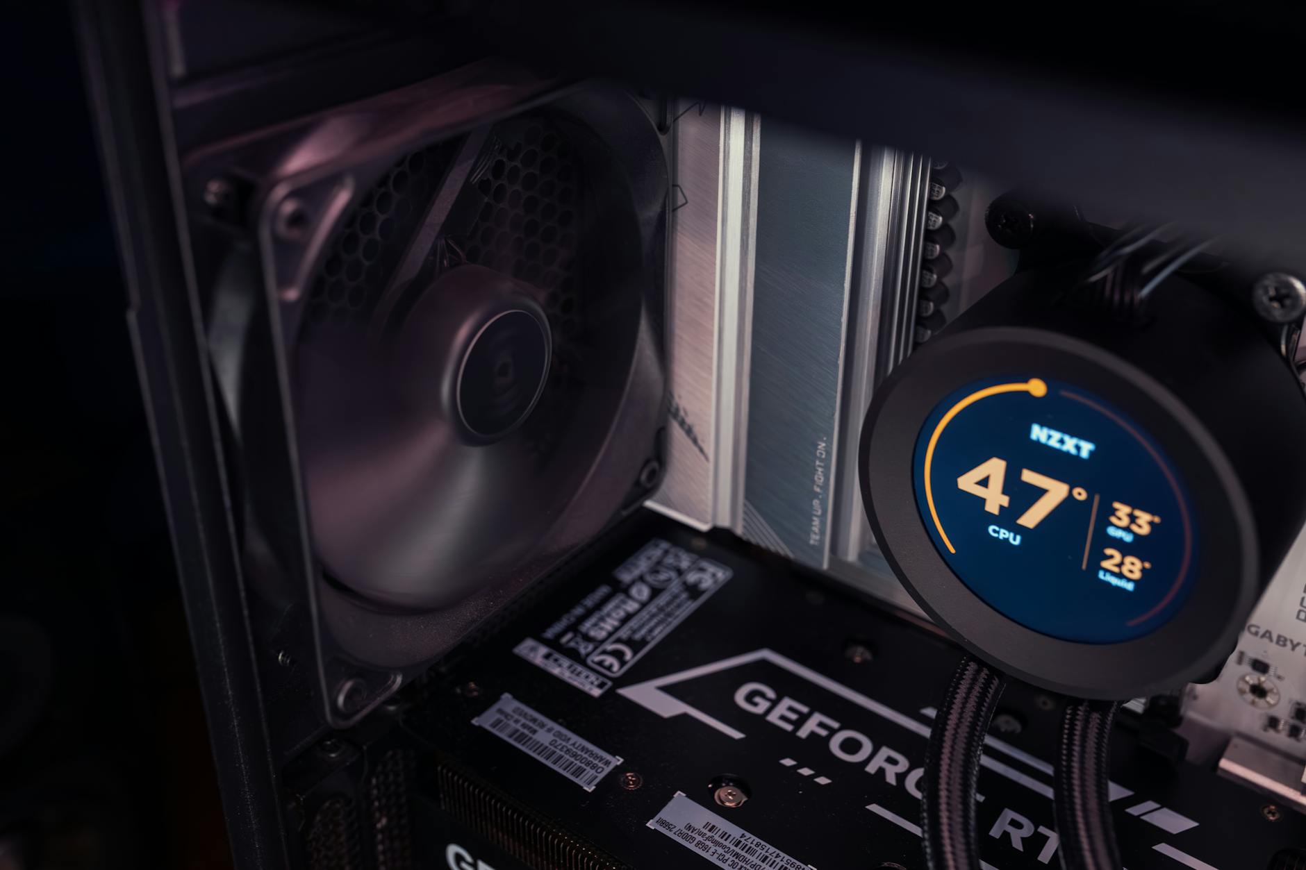 Processadores 2026: CPUs híbridas e IA — Foto por Matheus Bertelli via Pexels