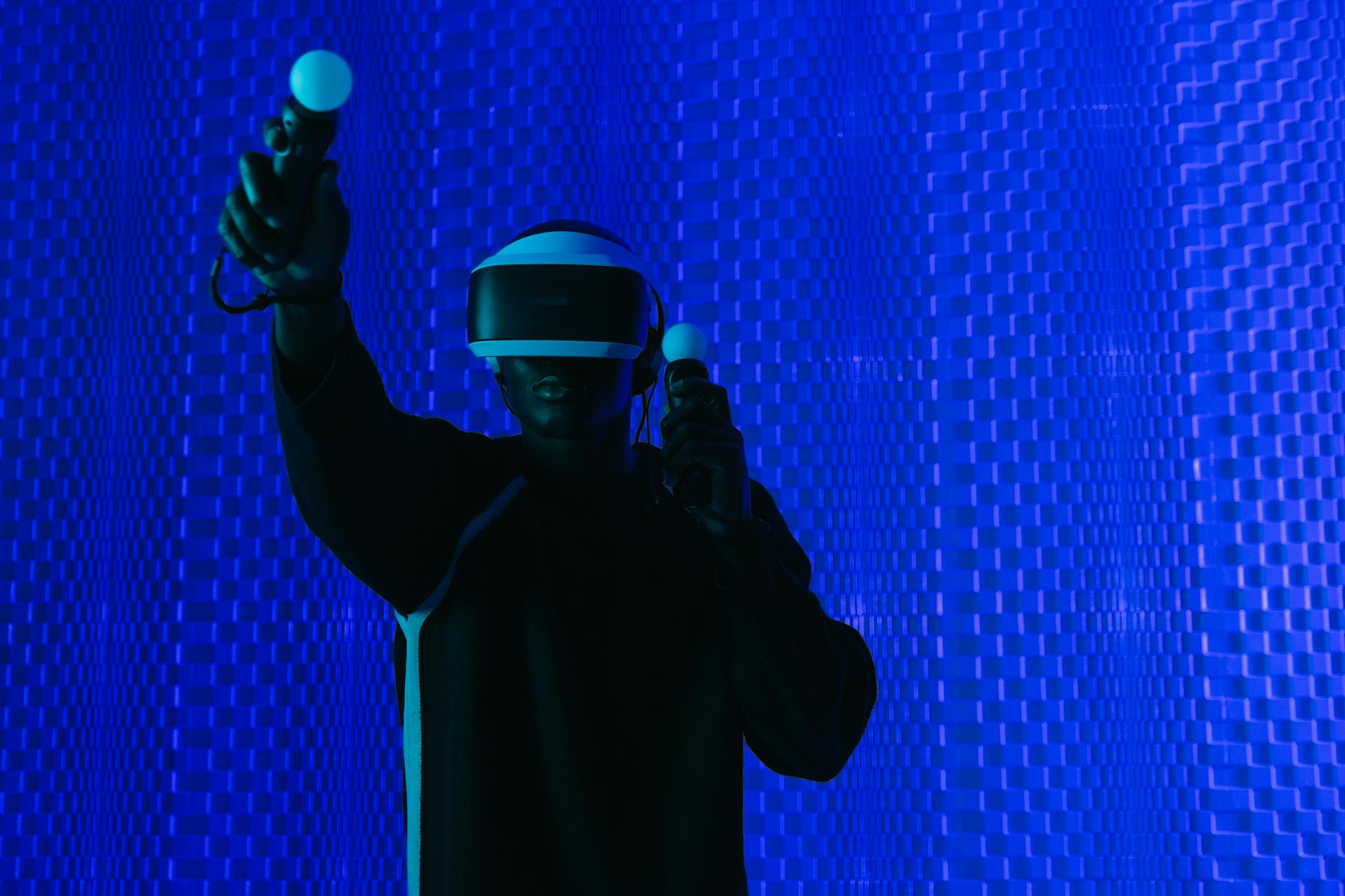 Realidade Virtual e AR em 2026: Guia Técnico de TI — Foto por SHVETS production via Pexels