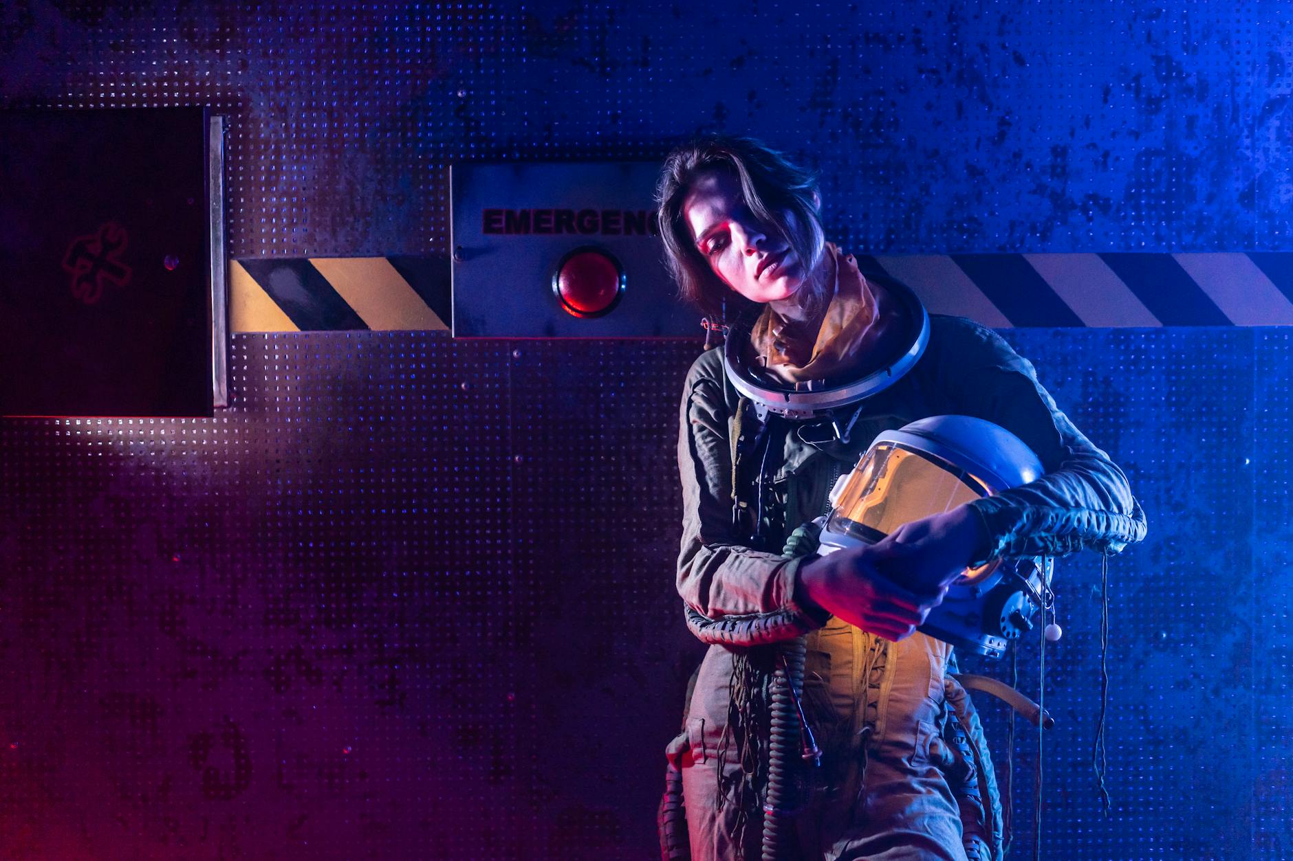 Robótica em 2026: Humanoides e TI na Era da IA — Foto por Mikhail Nilov via Pexels
