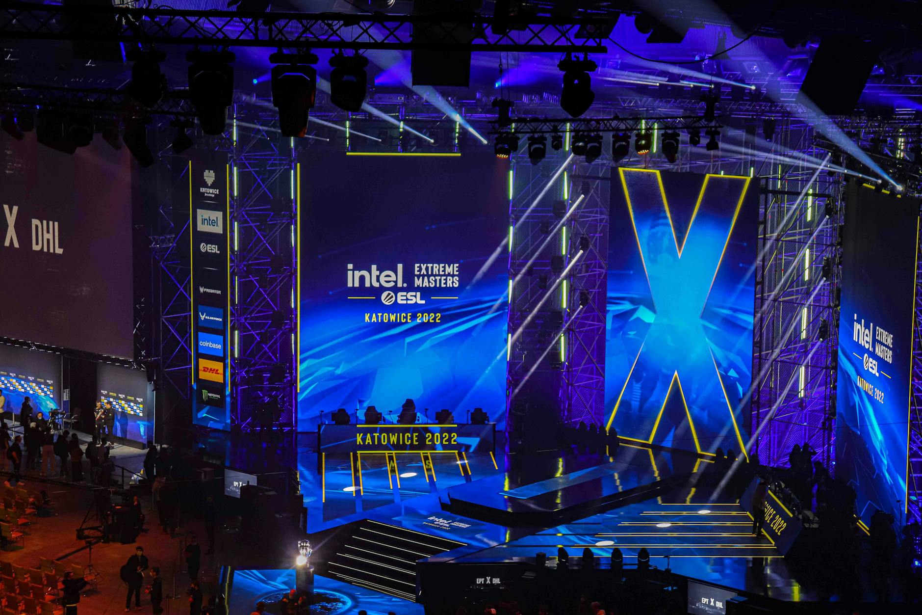Ryzen AI 300 vs Intel Core Ultra 200H em 2026 — Foto por Filip Hajdóci via Pexels