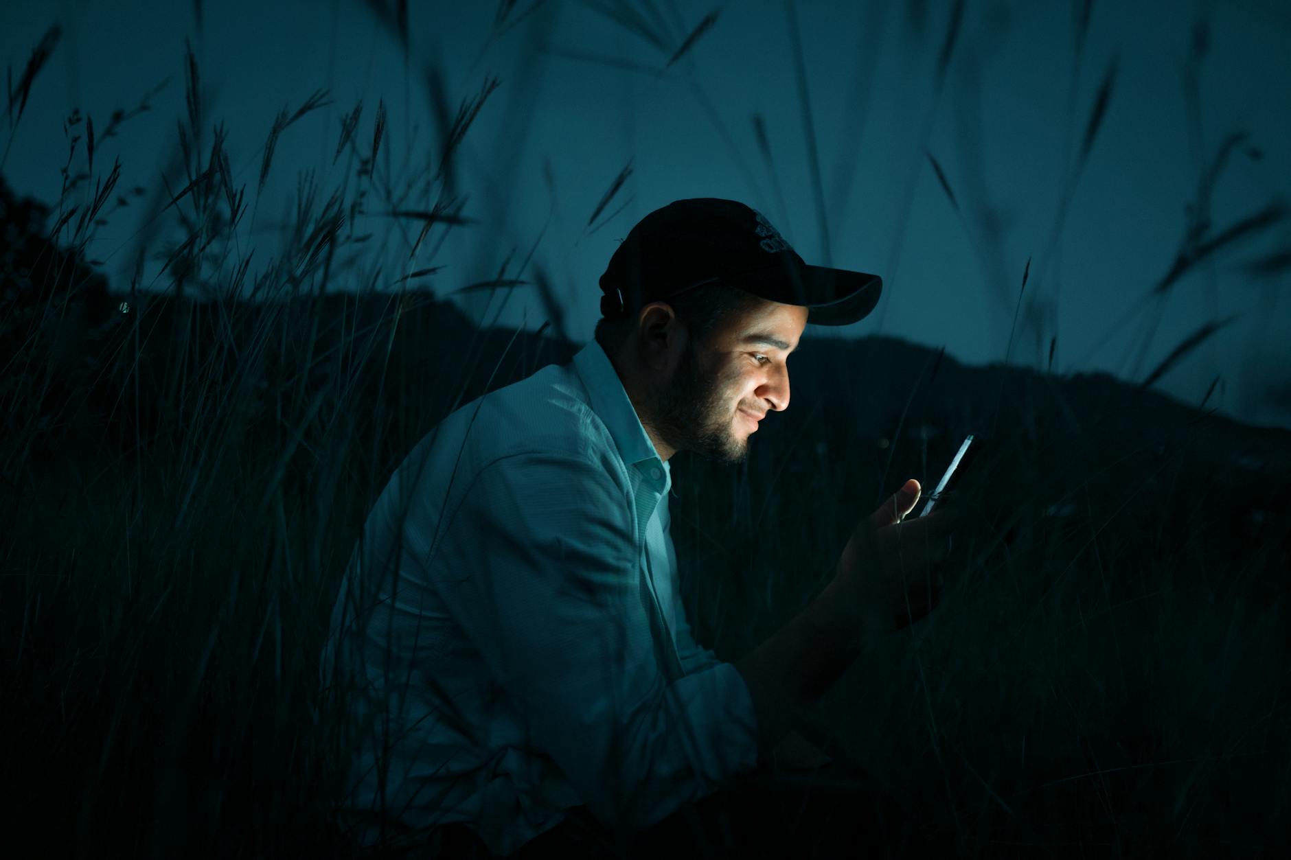 Smartphones em 2026: IA on-device, Android 15 e iOS 18 redefinem o jogo corporat | EuNerd