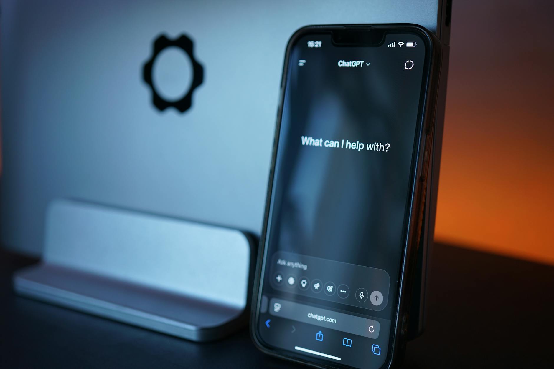 Smartphones 2026: iPhone 16 Pro vs S25 Ultra — Foto por Tim Witzdam via Pexels