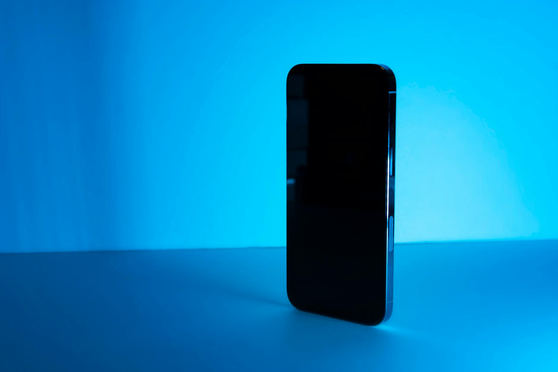 Smartphones com IA e segurança pós-Android 15 — Foto por Joshua Woroniecki via Pexels