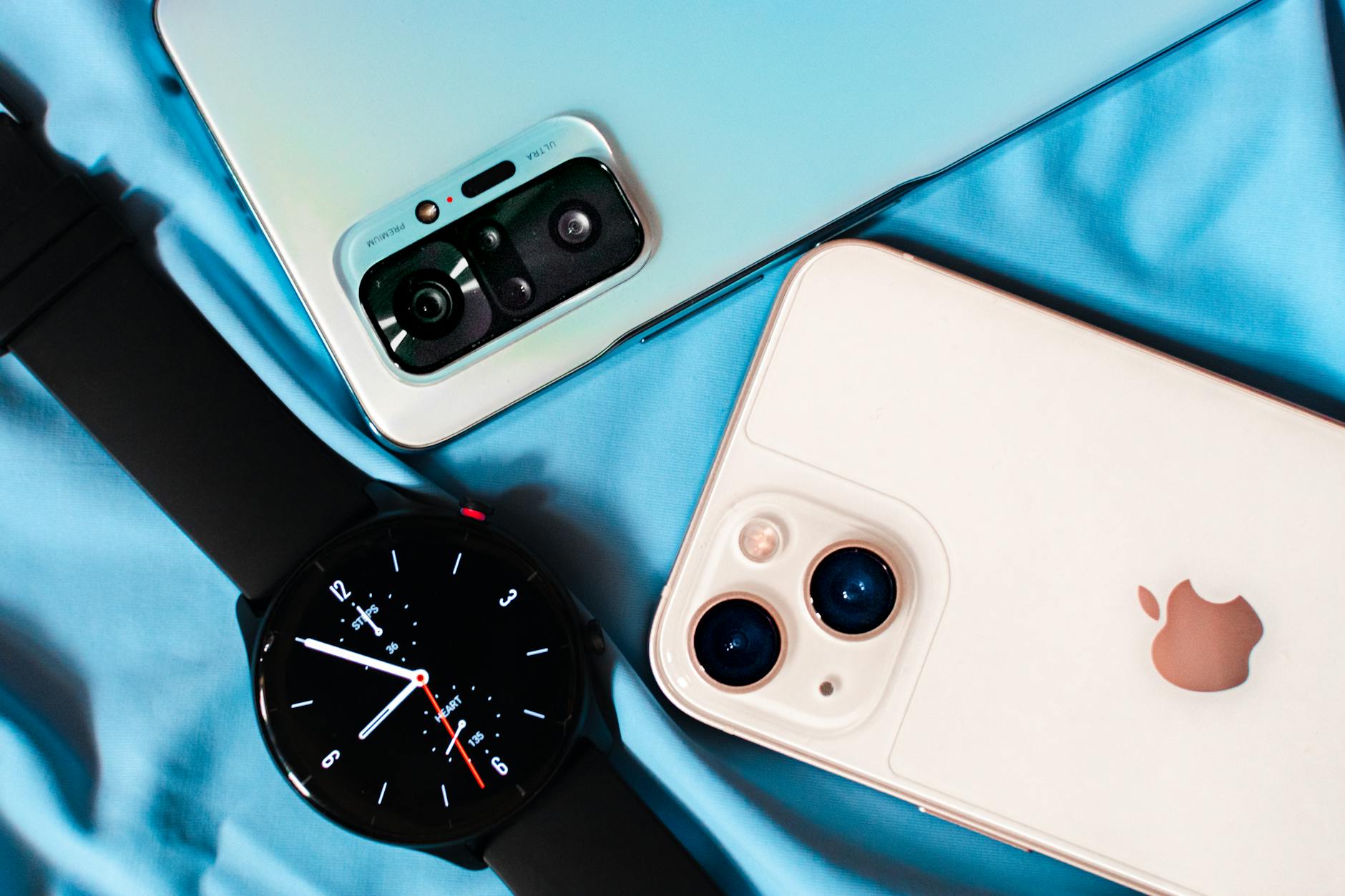Snapdragon 8 Gen 4 vs Apple A18 Pro — Foto por Prashant Singh via Pexels