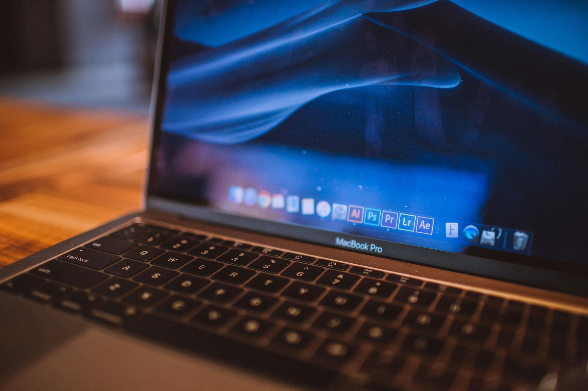 Snapdragon 8 Gen 4 vs Apple A18 Pro para TI — Foto por Luis Quintero via Pexels
