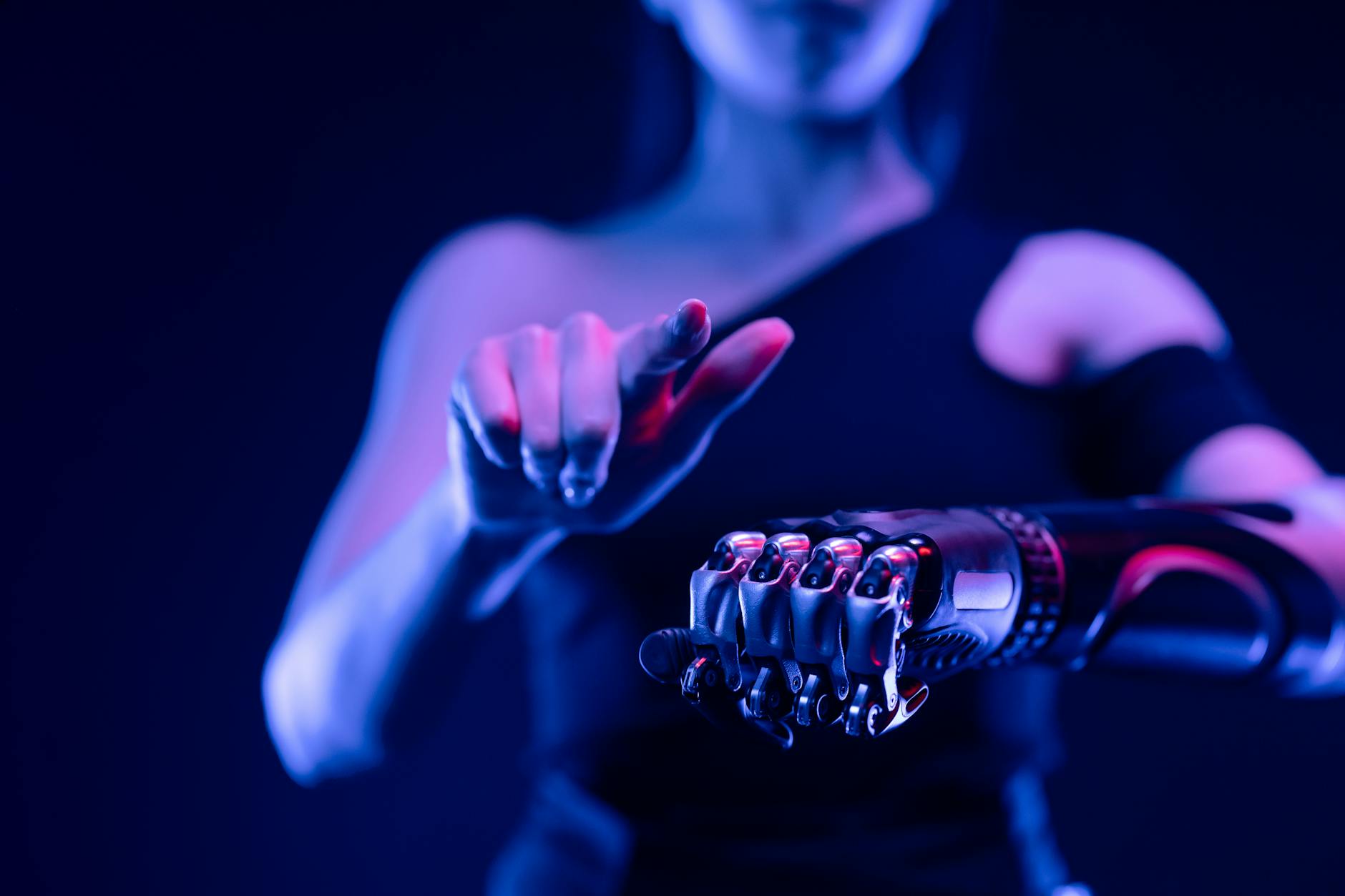 Snapdragon X Elite vs Core Ultra 200V em 2026 — Foto por cottonbro studio via Pexels