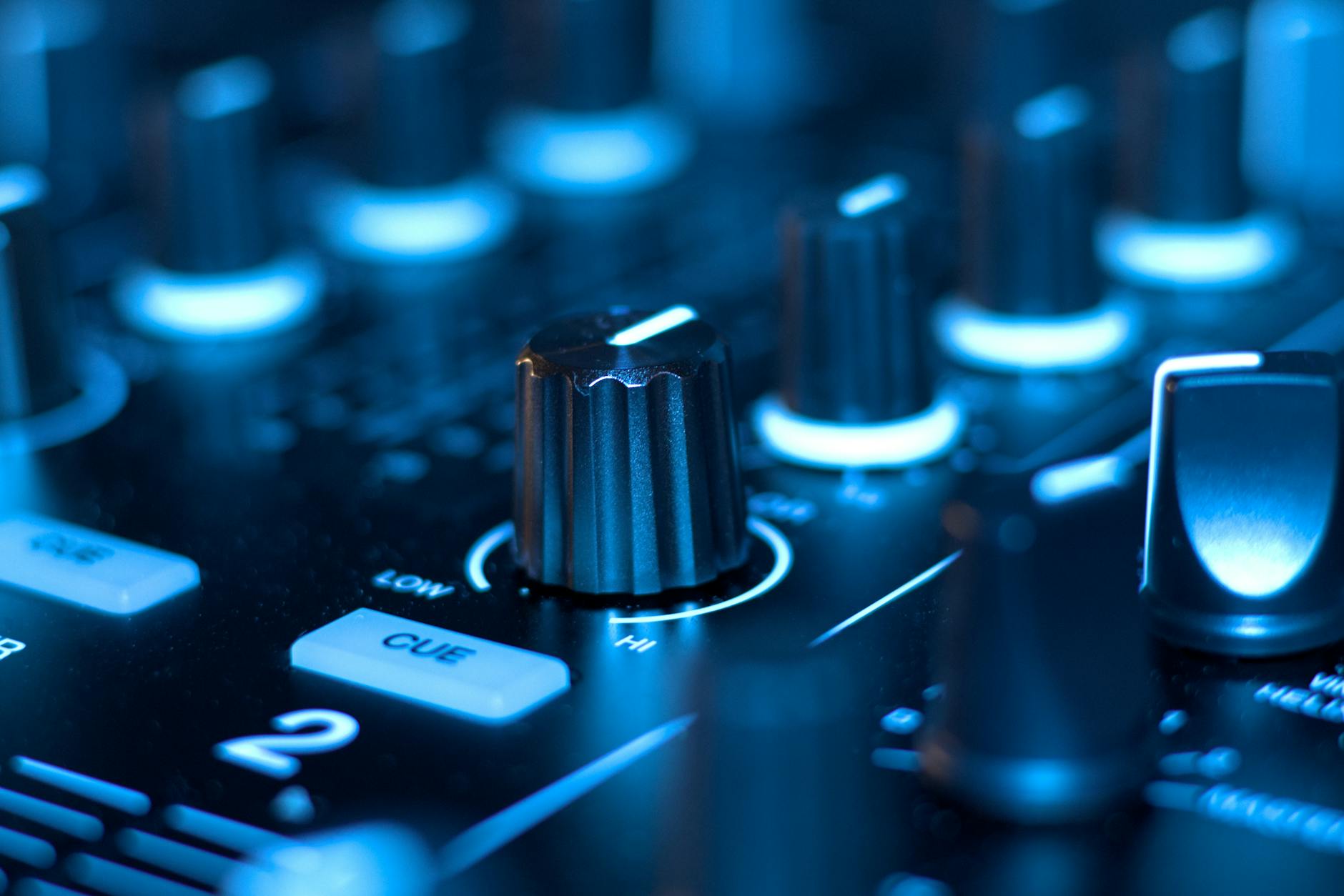 Unreal Engine 5.4: Impacto Real na TI 2026 — Foto por Tony  Entz via Pexels