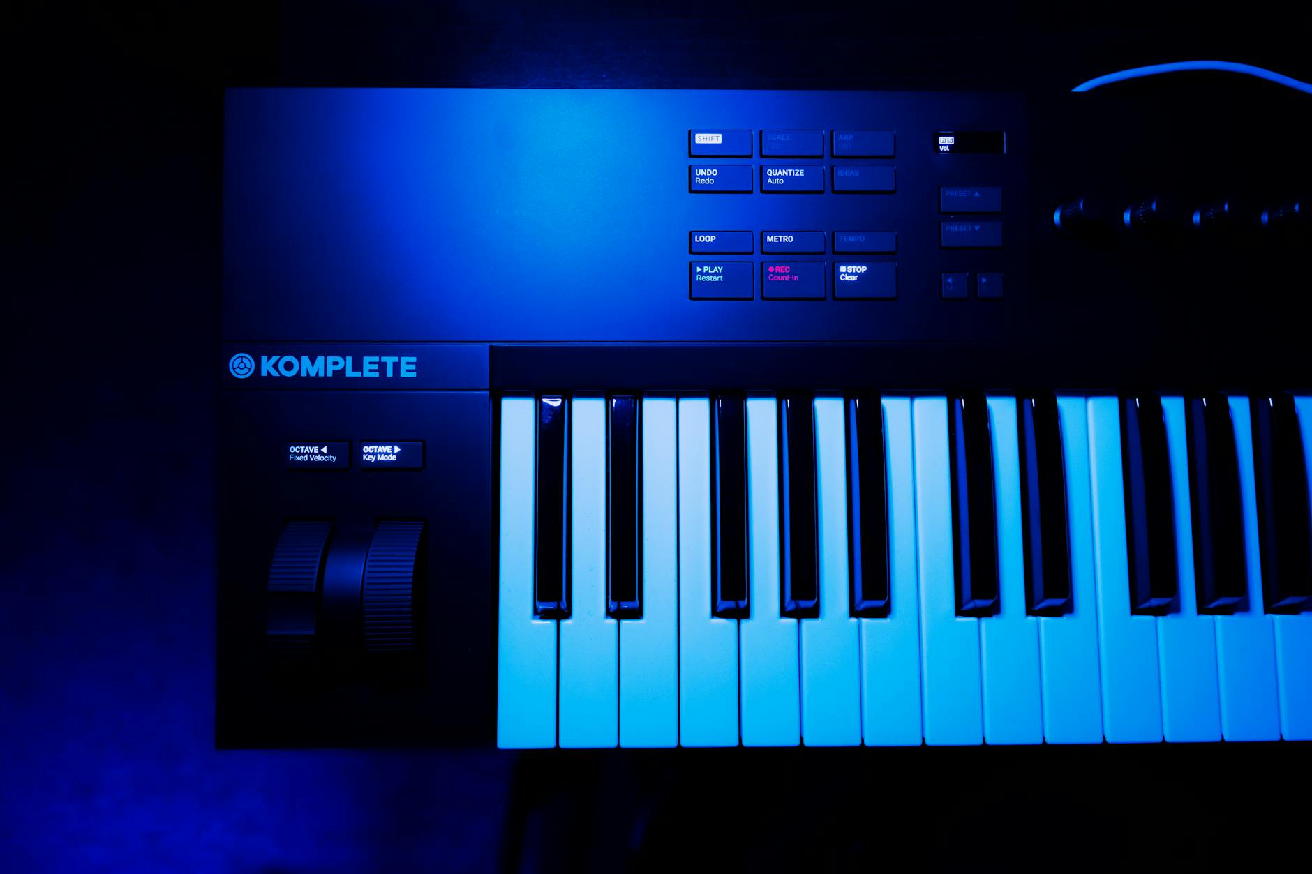 Unreal Engine 5.4 vs Unity 6 em 2026 — Foto por XT7 Core via Pexels