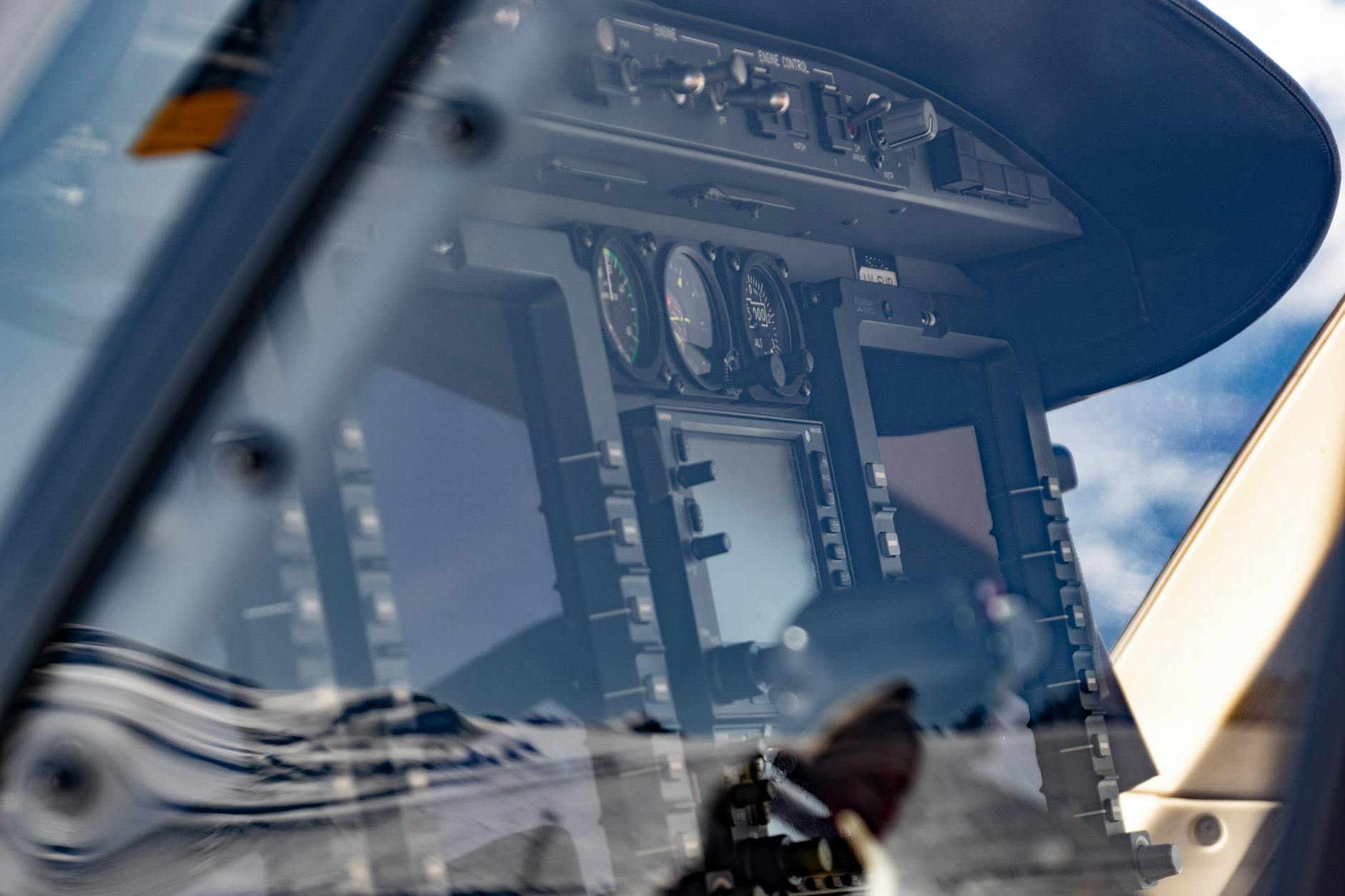 Windows 12 e Copilot: stack obrigatório TI 2026 — Foto por Shanai Edelberg via Pexels